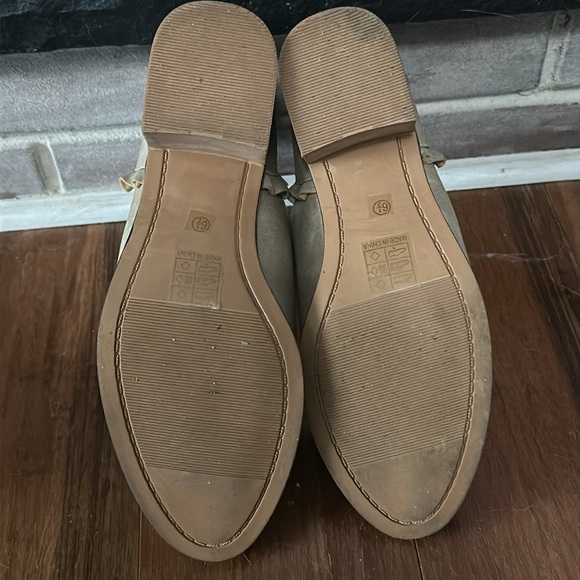 Journee Collection Ruffle Bootie - Picture 3 of 3